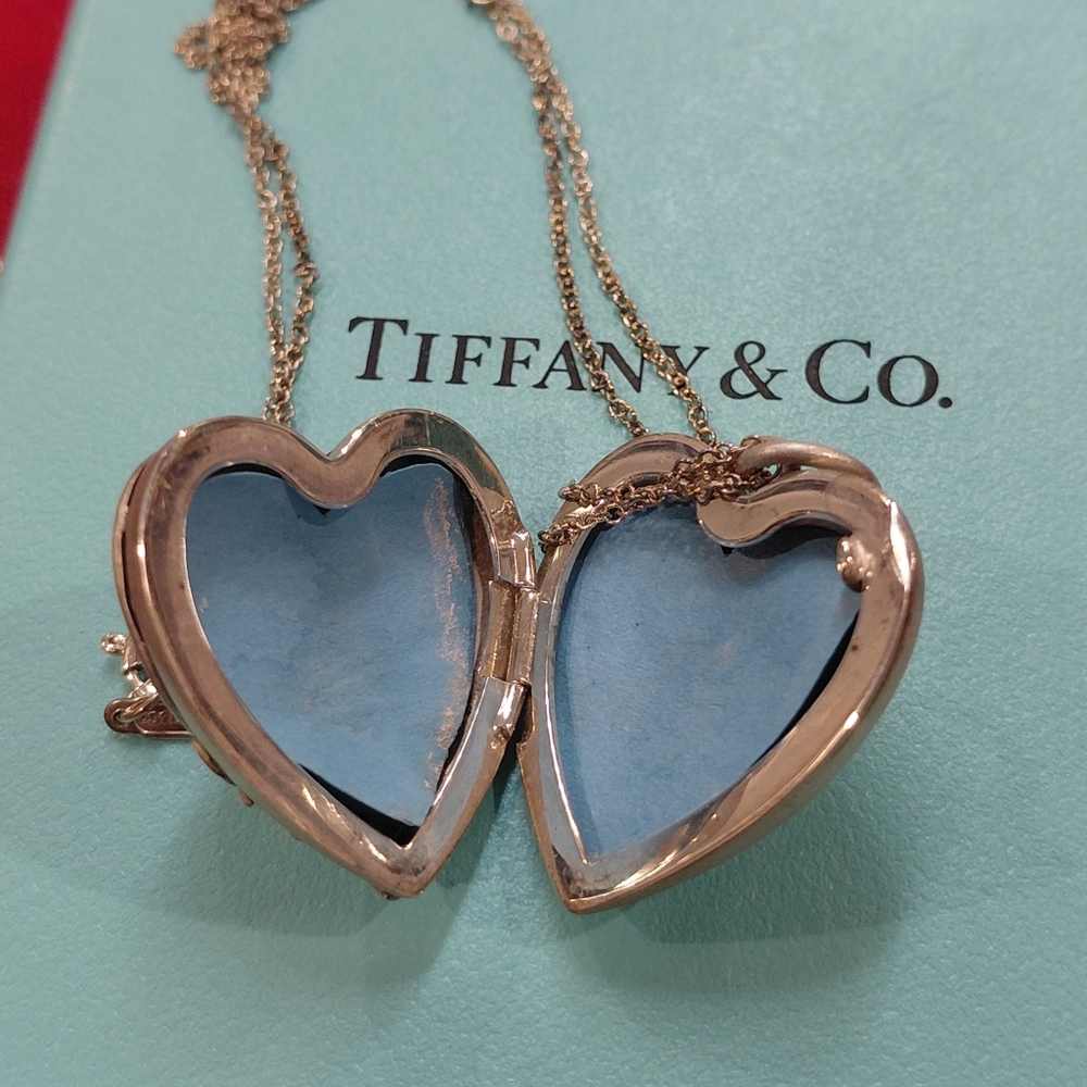 Tiffany Silver Ziegfeld Daisy Heart Locket Pendant Necklace - Picture 2 of 7